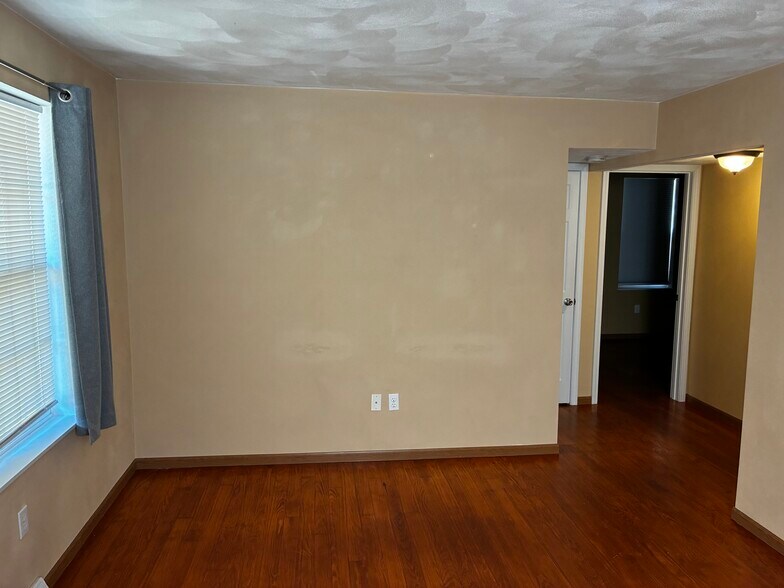 Building Photo - 2625 S Belt W