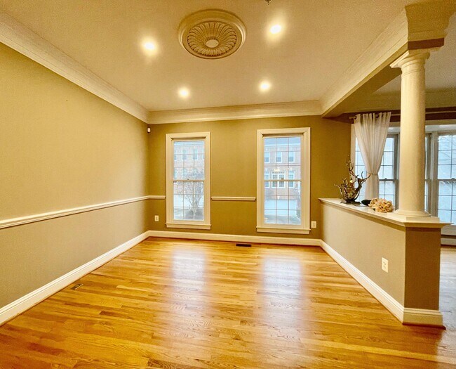Building Photo - 1030 Grand Oak Way