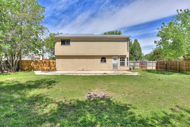 Building Photo - 1202 Southwalk St