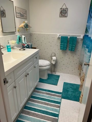 Building Photo - 2497 Country Club Dr