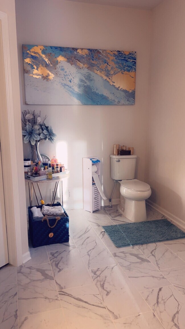 Building Photo - 3722 Park Creek Ln