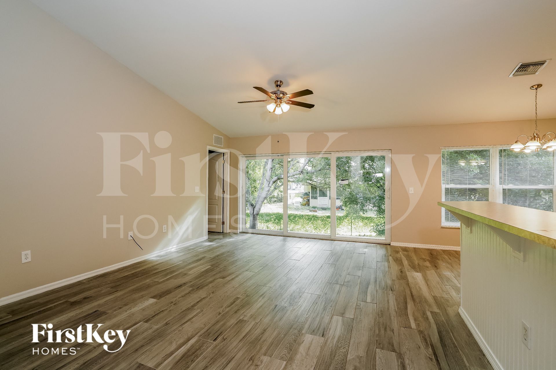 Building Photo - 18533 Orlando Rd