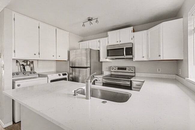 Building Photo - 9696 W Chatfield Ave