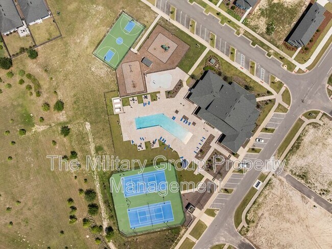 Building Photo - 6901 SW Lugano Ct