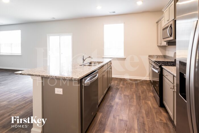 Building Photo - 348 Bering Ln