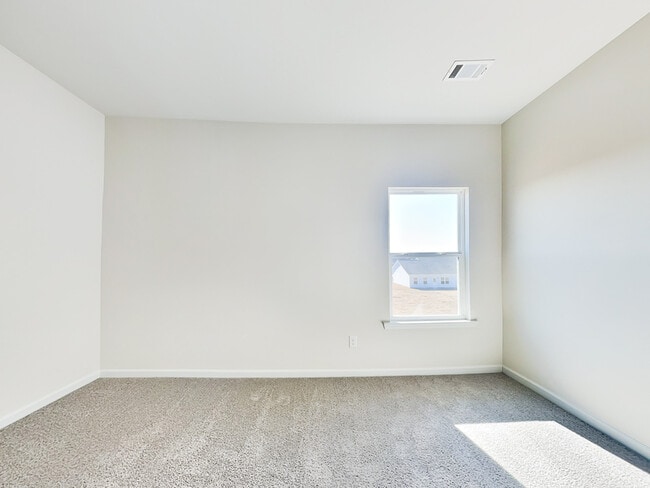 Building Photo - 1021 Claas Wy