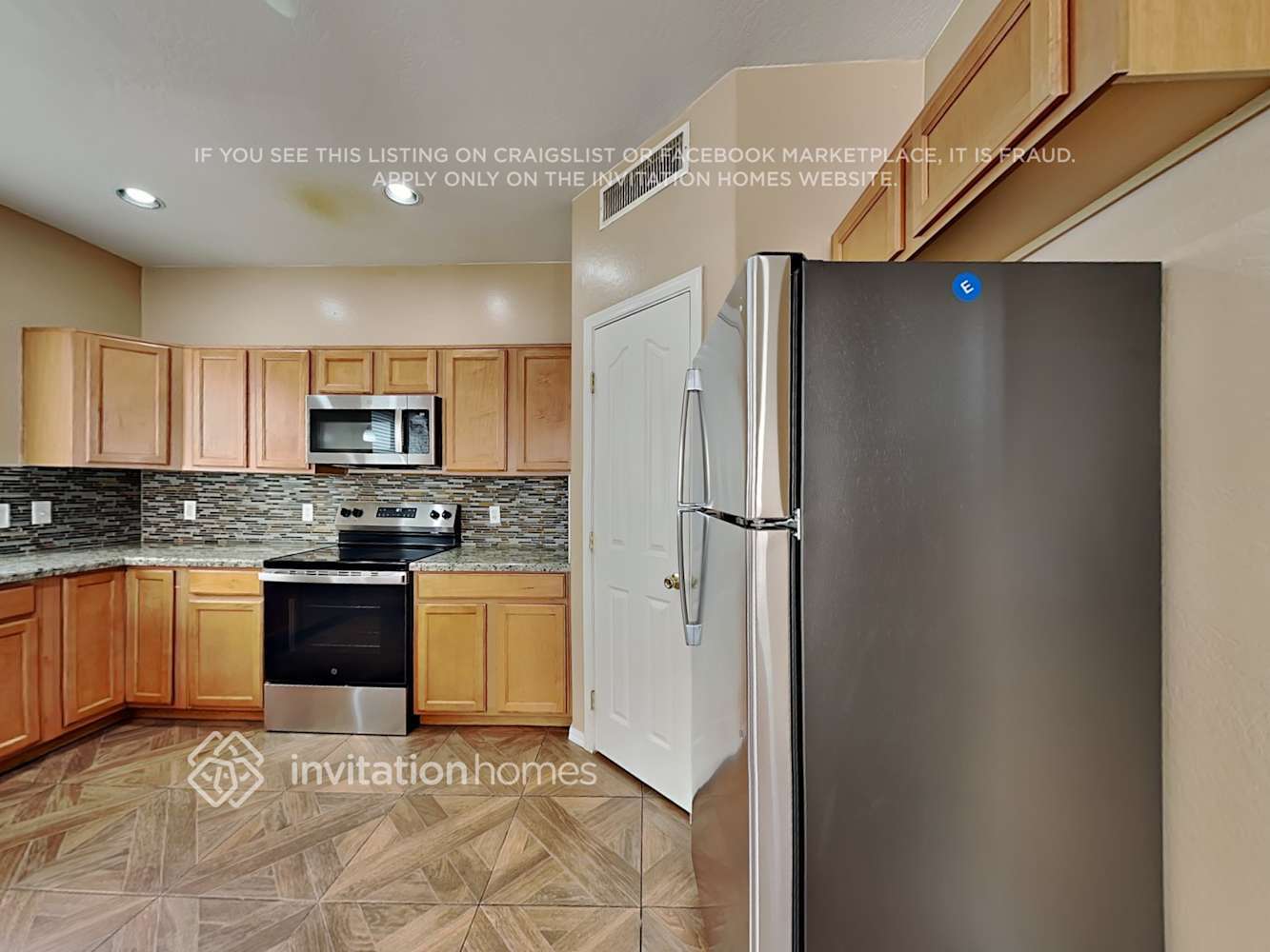 Building Photo - 1323 S 121st Ln