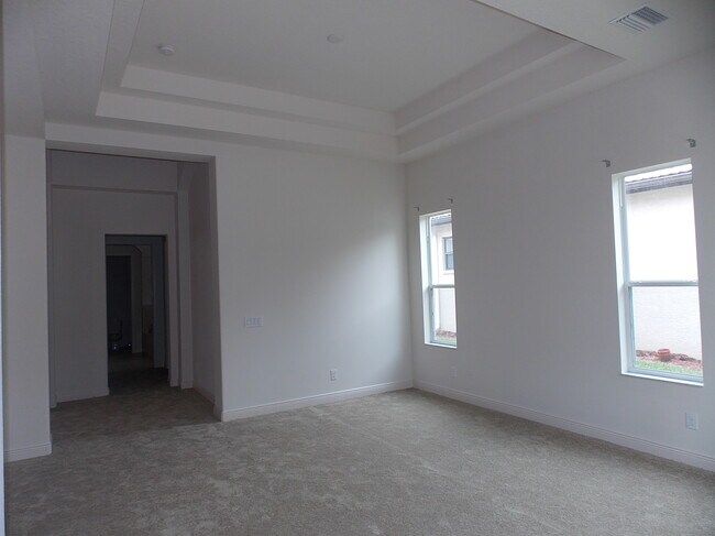 Building Photo - 1271 W Skyview Crossing Dr