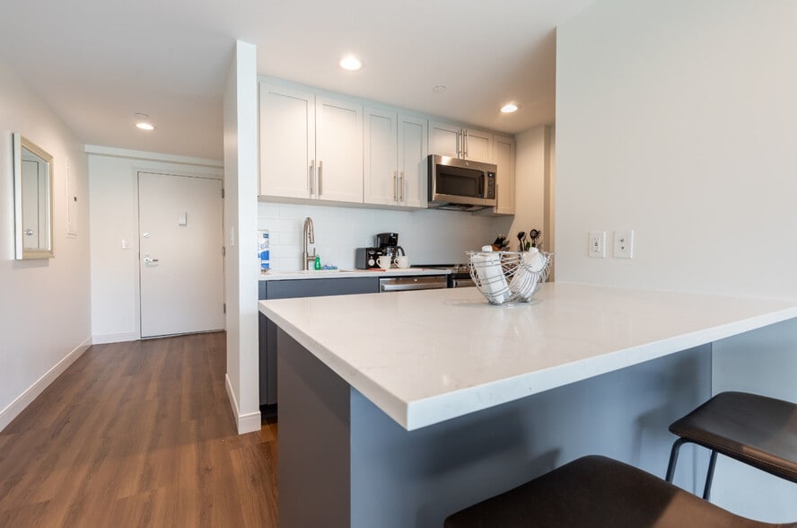 Building Photo - 350 Third Street-SI FL8-ID1050399P