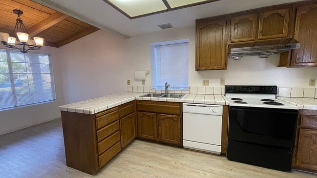 Building Photo - 228 Puddingstone Rd