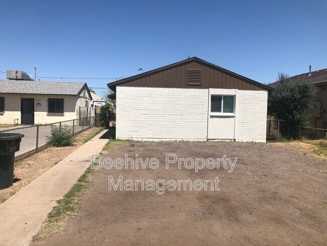 Primary Photo - 2530 E Atlanta Ave