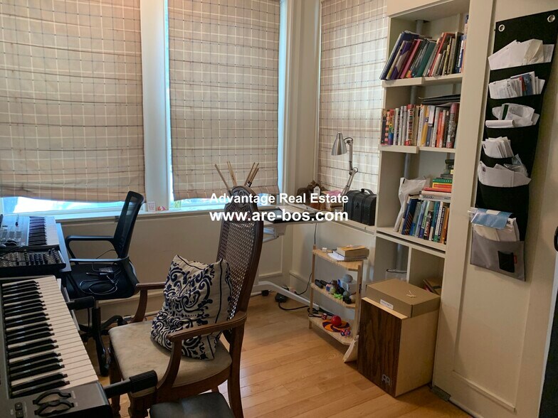 Building Photo - 50 Chester St