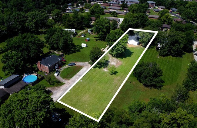 Building Photo - 25 Poplar Hill Dr
