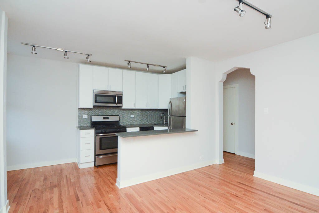Building Photo - 2425 N Kedzie Blvd