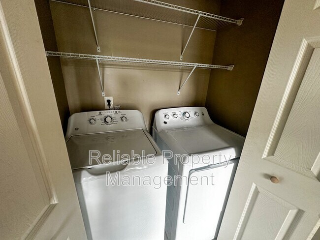 Building Photo - 5716 Grasmere Ct