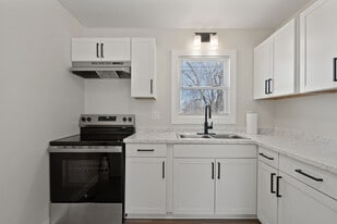 Building Photo - 413 W Stevens St