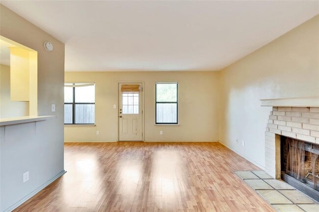 Building Photo - 8806 Springmail Cir