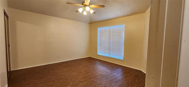 Building Photo - 2204 Turf Club Dr