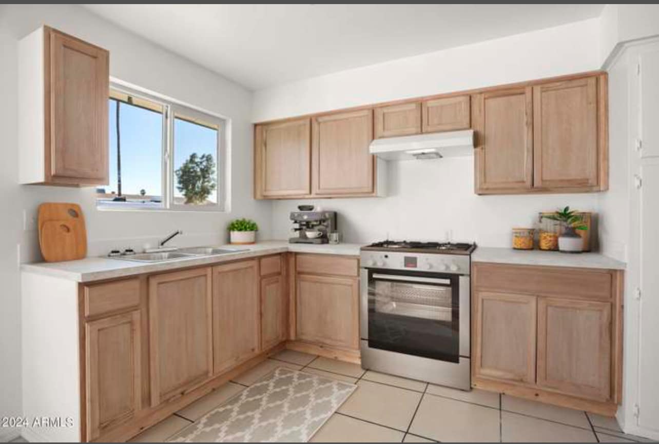 Kitchen - 6228 W Cheery Lynn Rd