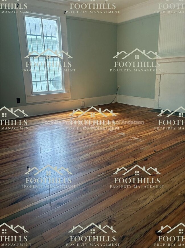 Building Photo - 319 B St