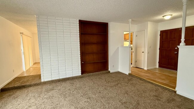 Building Photo - 244 W Amber Way