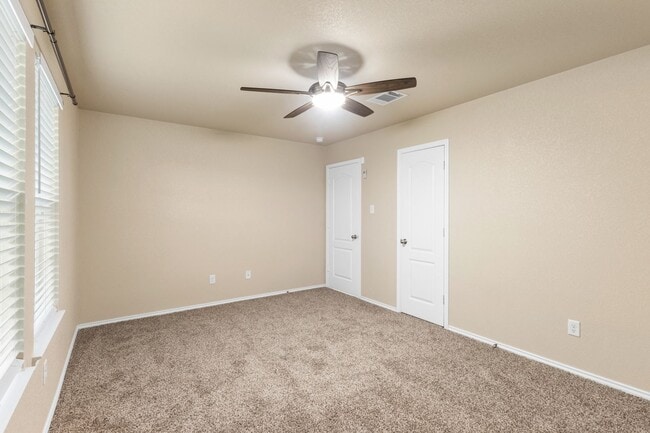 Building Photo - 207 Black Walnut Ct