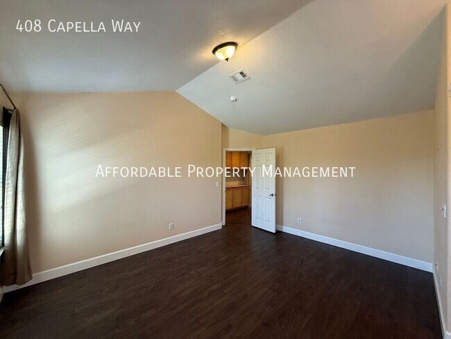 Building Photo - 408 Capella Way