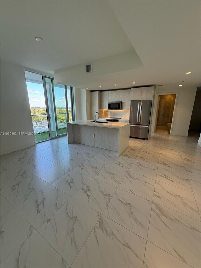 Building Photo - 2000 Metropica Wy