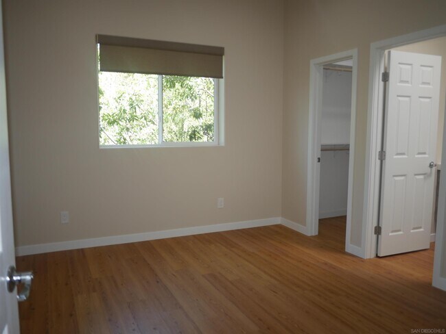 Building Photo - 1637 Kearsarge Rd