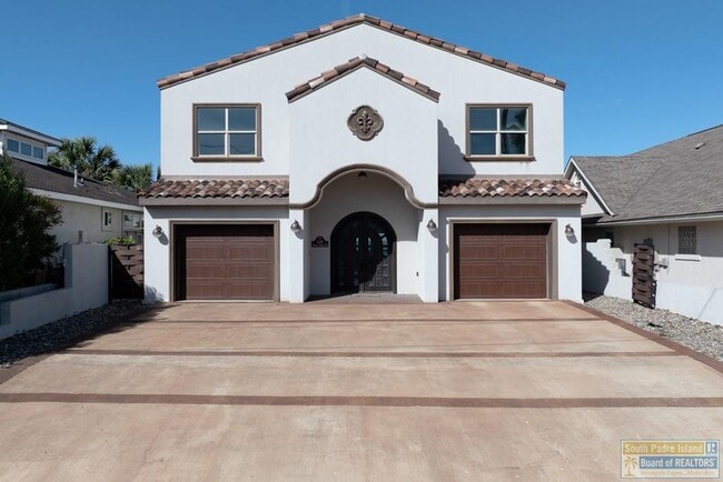 Building Photo - 618 N Shore Dr