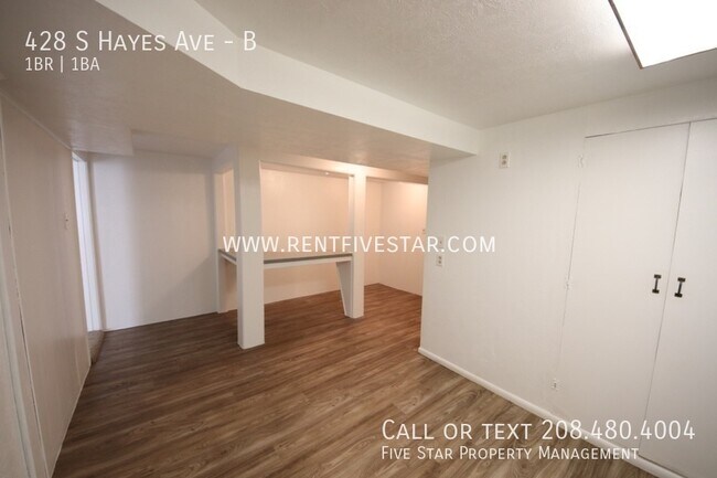 Building Photo - 428 S Hayes Ave