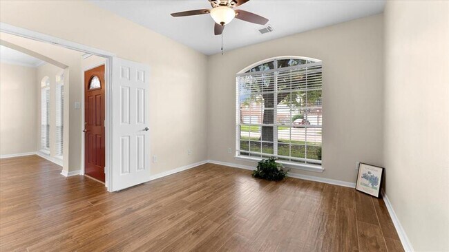 Building Photo - 9722 Therrell Dr