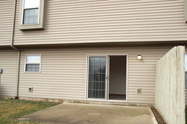 Building Photo - Pebblebrook Apartments 109