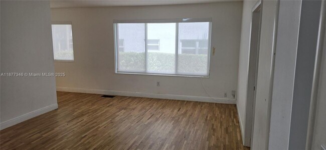 Building Photo - 3915 Ponce de Leon Blvd