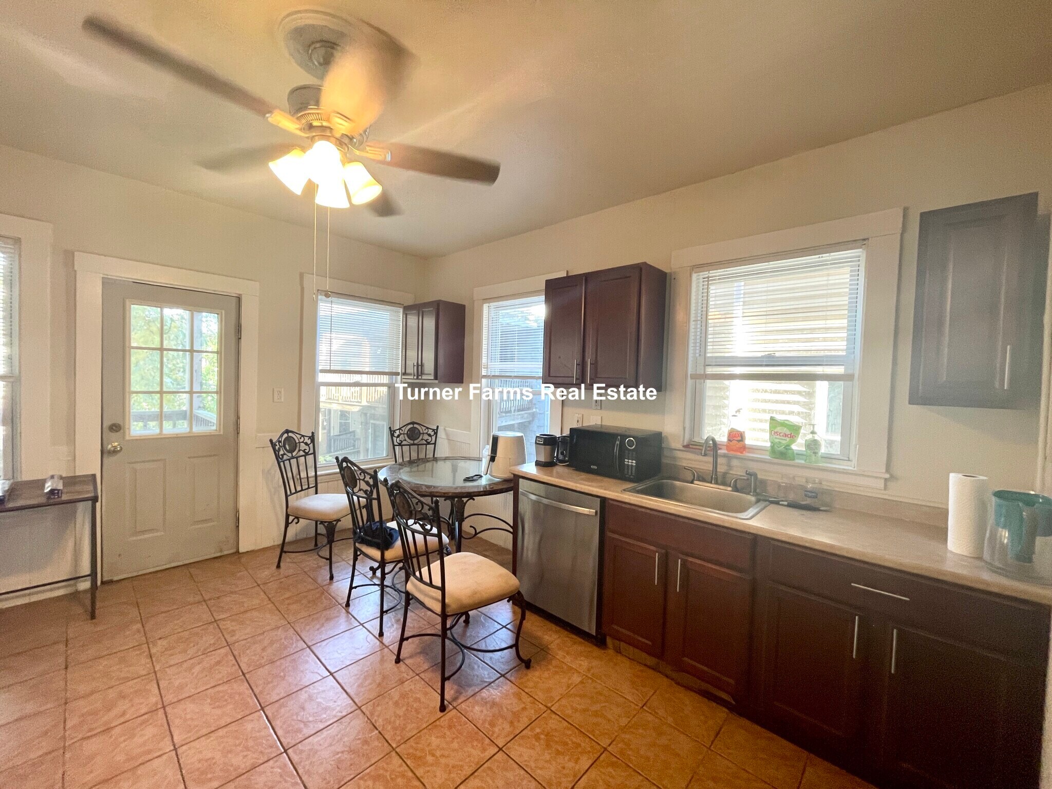 Building Photo - 89 Hillside St