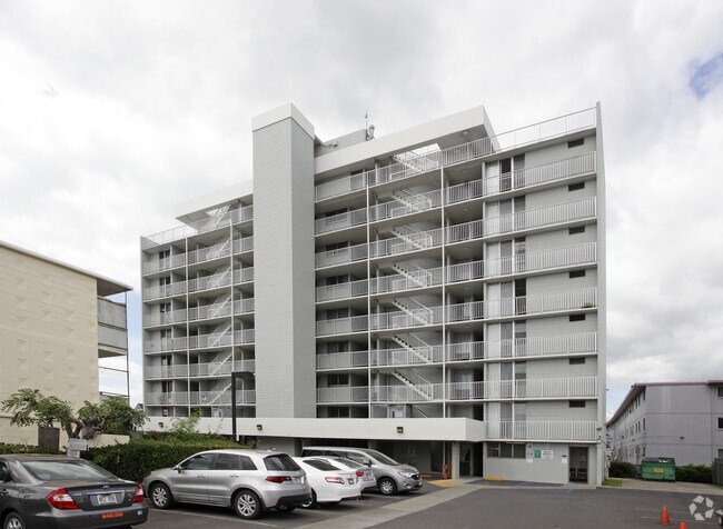 Building Photo - Pualani Manor