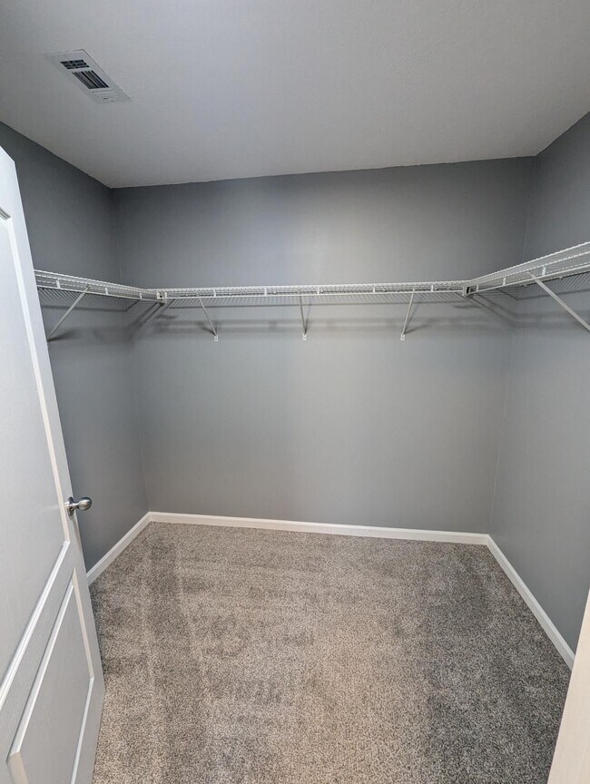 Building Photo - 1950 Catline Cir