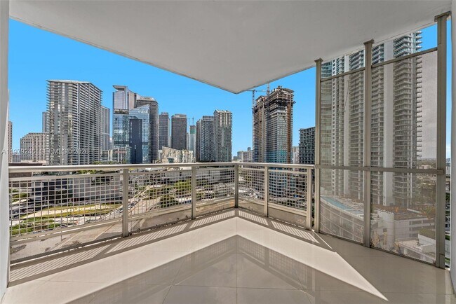 Building Photo - 350 S Miami Ave