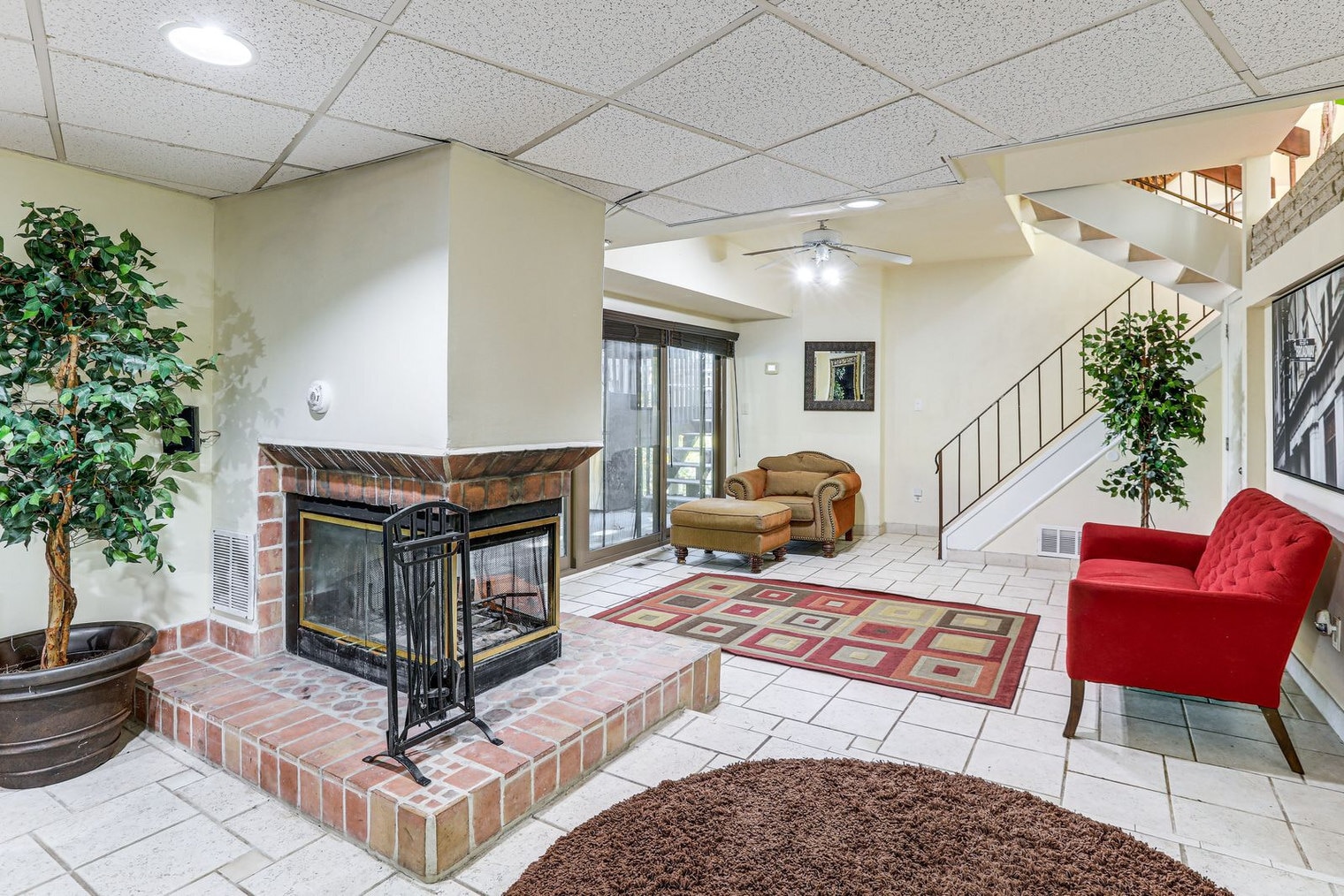 Building Photo - 142 Gypsy Ln