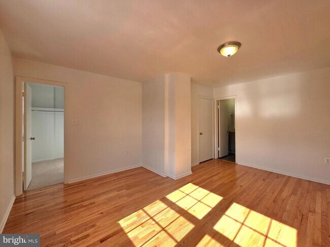 Building Photo - 2520 Doverhill Ct