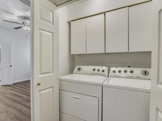 Building Photo - 1102 Brashear Ln
