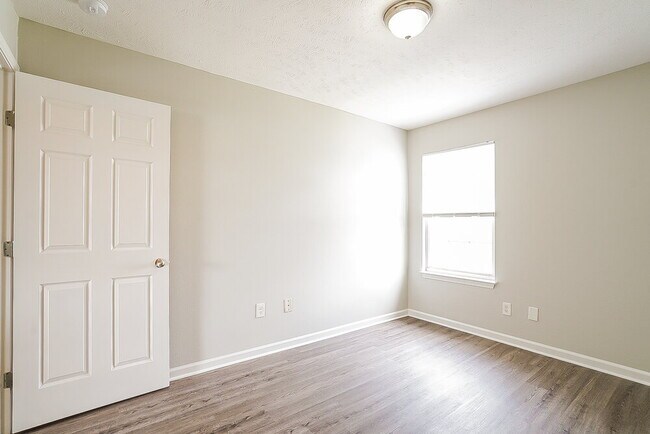 Building Photo - 8020 Logan Dr