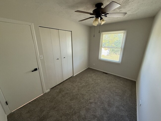 Building Photo - 8170 Northway Dr