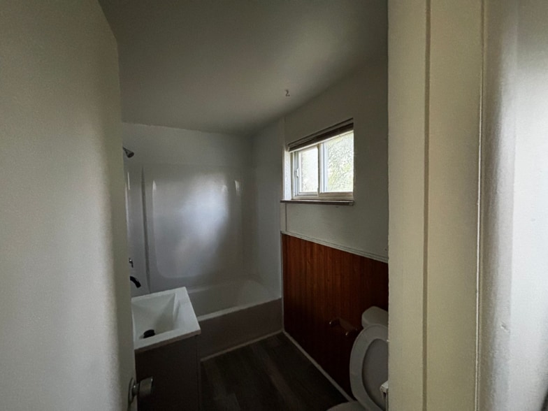 Building Photo - 3107 Idaho St