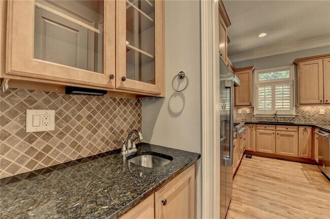 Building Photo - 350 Mystic Ridge Ln