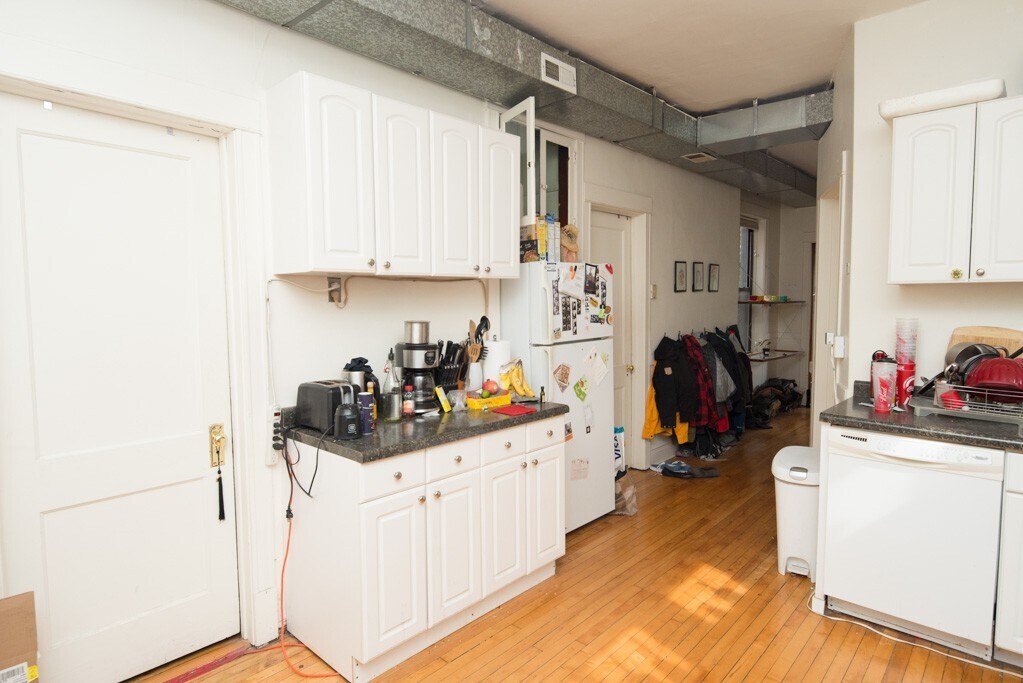 Building Photo - 1722 W Fletcher St