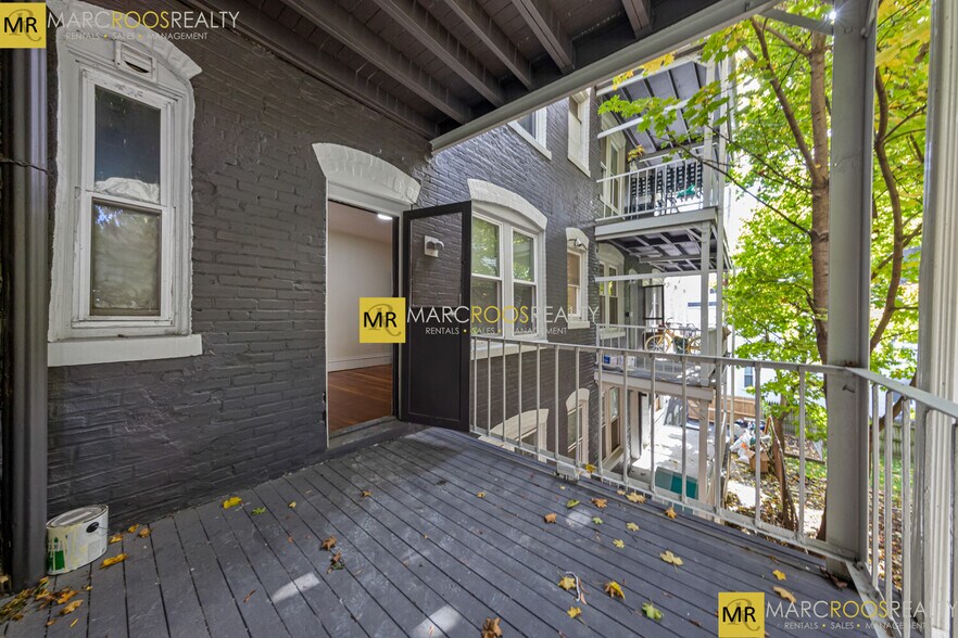 Building Photo - 42 Brackett St
