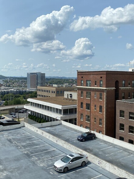 Building Photo - 700 Church St