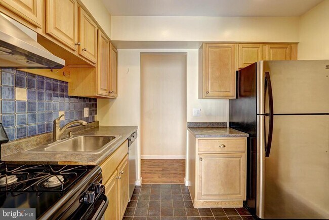 Building Photo - 6009 Majors Ln