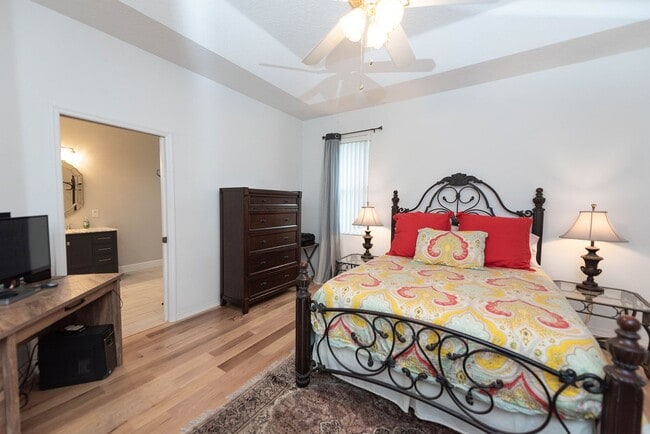 Building Photo - Beautiful Home in Satellite Beach including Lawncare and Community Pool